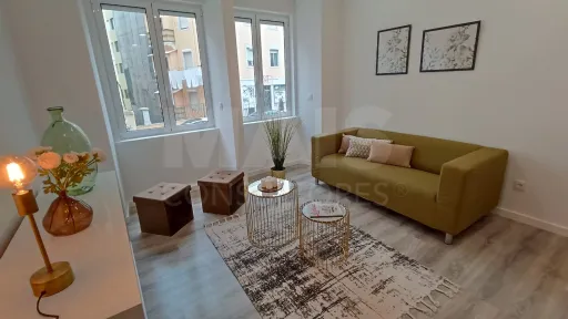 Apartamento T3 Lisboa Benfica com Varanda