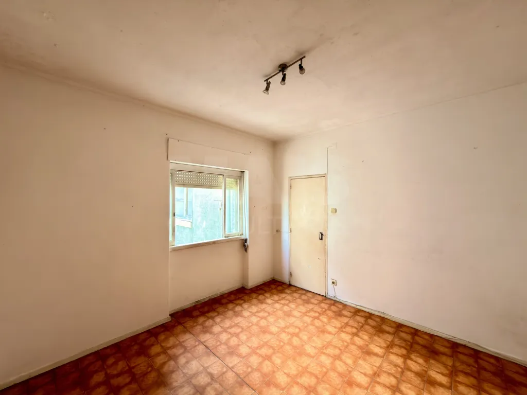 Apartamento T2 localizado em Peniche