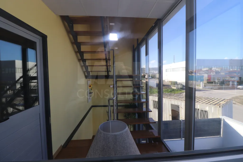 Pavilhão Industrial novo no Carregado com 624 m2 de Terreno e 312 m2 de Construção