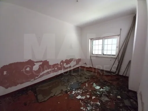 Moradia Bi Familiar com entradas independentes