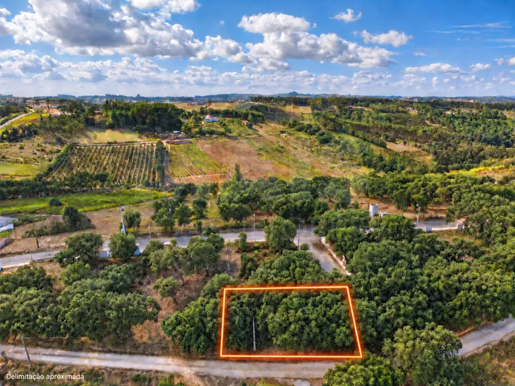 Lote Urbano de 607m2 para Moradia | A-dos-Negros, Óbidos