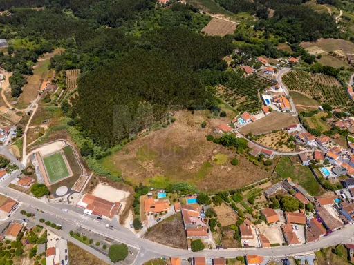 Land in Fanadia with feasibility of construction and house to restore