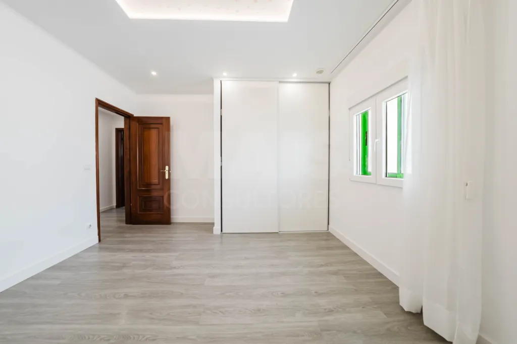 Apartamento T3 c/ terraço privado