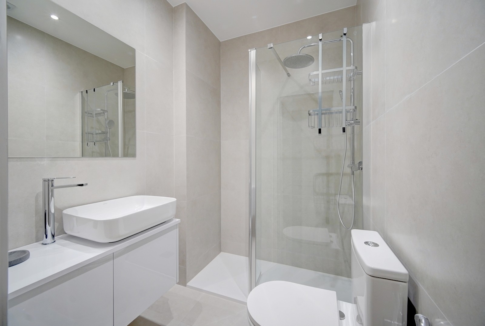 T4 em Queluz, TOTALMENTE Remodelado, com duas suítes