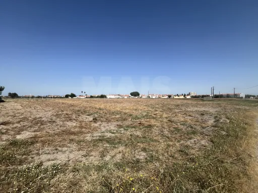 Urban land with 18.580 m2 in Samora Correia