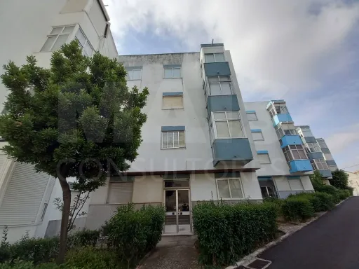 T2 Remodelado | Remodelação em fase de conclusão na Póvoa de Santo Agrião