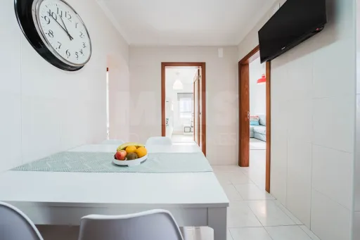 Renovated 2-Bedroom Apartment with Ocean View in Peniche