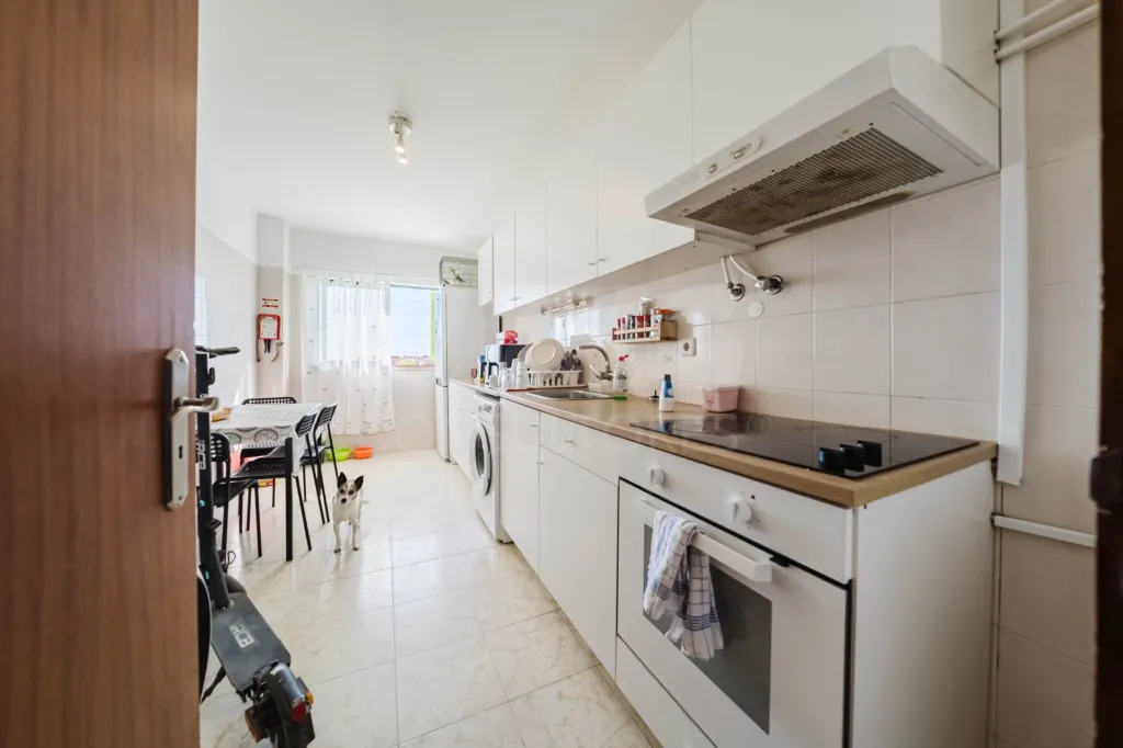 Apartamento T3 em Peniche com 110 m², perto do centro e da Universidade