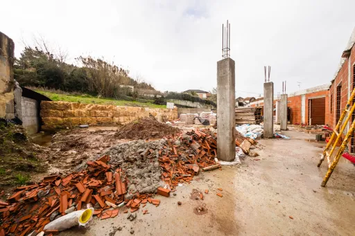 Moradia Térrea em construção na Torre, Caldas da Rainha