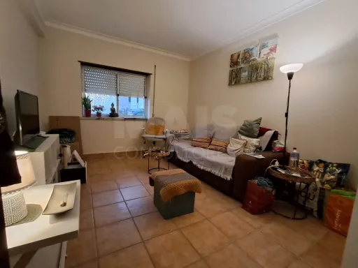 T2 ao nível do R/Chão com garagem fechada