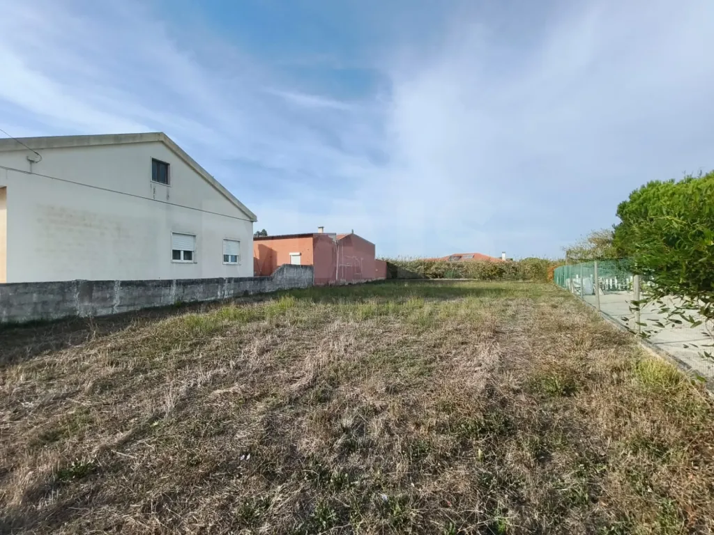Excelente Oportunidade: Terreno Urbano para Construção no Campo (Caldas da Rainha)