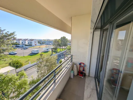 Arruda dos vinhos T2 com garagem e arrecadação