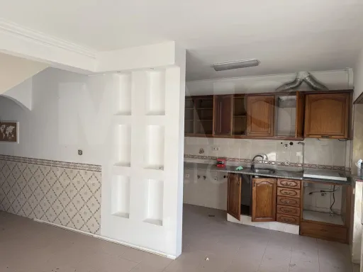 Já pensou em viver e trabalhar no sítio mais central de Arruda? 🍷✨