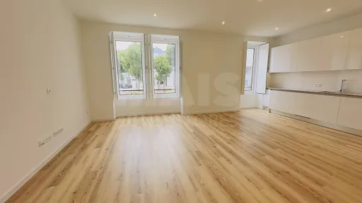 Apartamento T3 Totalmente Remodelado | Centro da Lourinhã | Modernidade, Conforto e Elegância