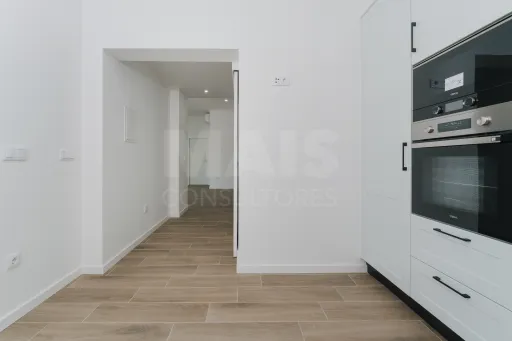 Moradia T3 Totalmente Remodelada com Logradouro em Coruche