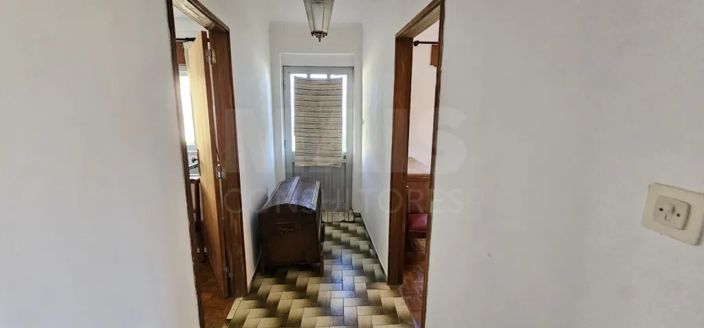 Moradia 2 Pisos centro Peroviseu c/ Terreno 500m2 e Garagem