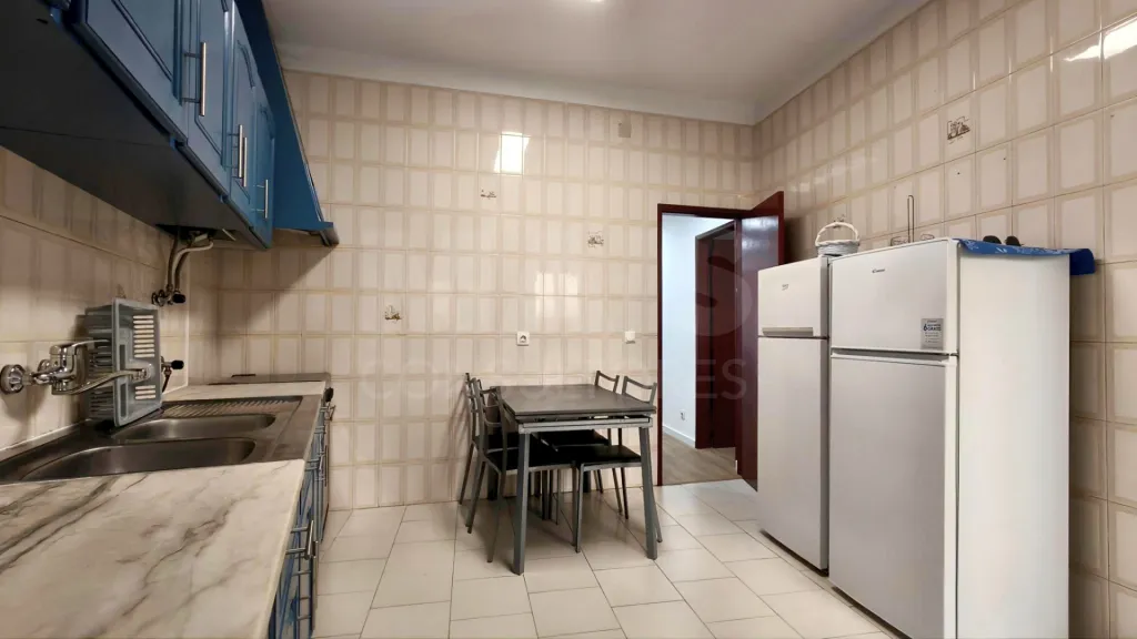 2-Bedroom Apartment with Terrace and Potential | Downtown Caldas da Rainha