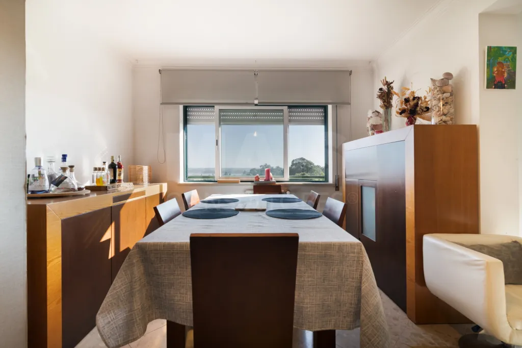 Apartamento T3 com Vista sobre o Rio Tejo