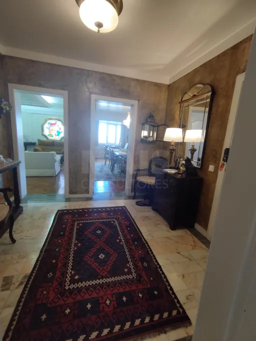 Apartamento T4 ao lado do metro das Olaias com dois lugares de parqueamento