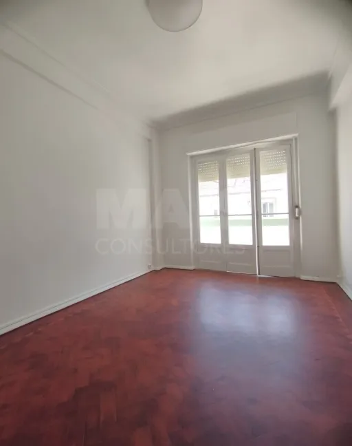 Apartamento T1 Campo de Ourique