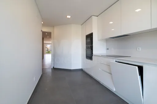 3-Bedroom Apartment in Quinta das Marianas
