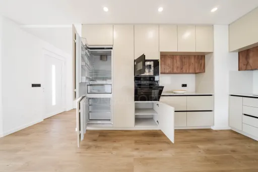 Moradia V3  moderna com piscina, vista de campo e excelente localização  Matas – Lourinhã