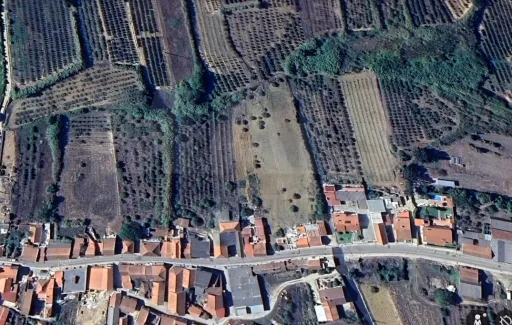 Terreno no centro da Usseira