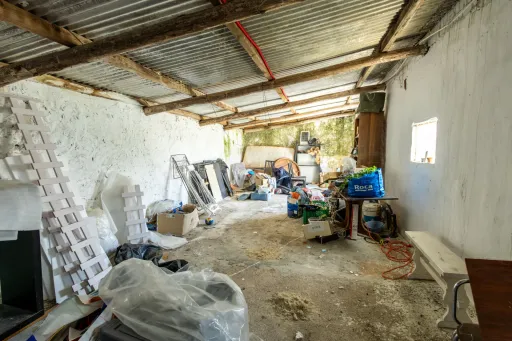 MAIS DE 300 m² DE CONSTRUÇÃO, PÁTIO PRIVADO E GRANDES ÁREAS DE APOIO | TURQUEL