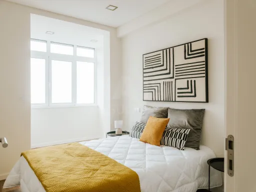 T3 Remodelado em Benfica | Varanda | Home Staging Incluído