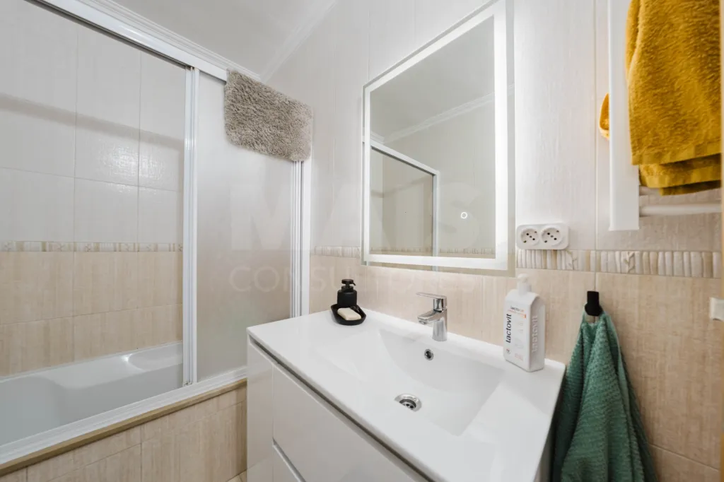 Apartamento T2 Renovado Com Vista Mar Em Peniche