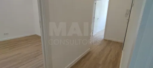 Apartamento T2 remodelado em Alverca do Ribatejo