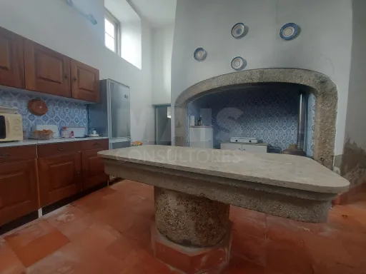 Casa Senhorial com Brazão em Coja- Arganil.