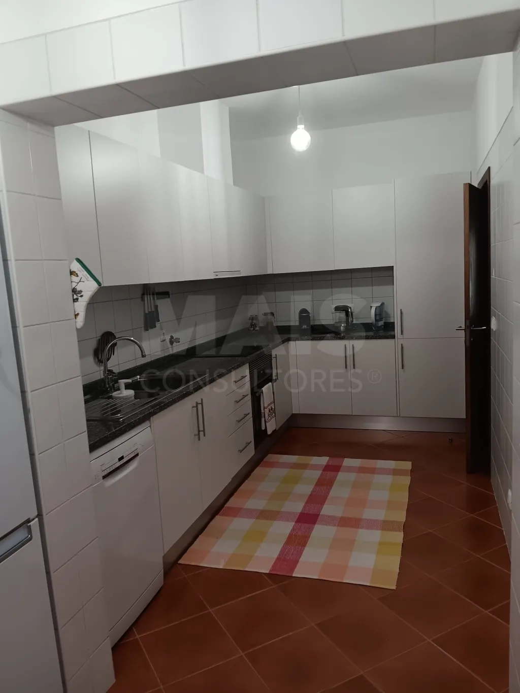 Moradia V2+1 isolada, em Sítio das Lombas
