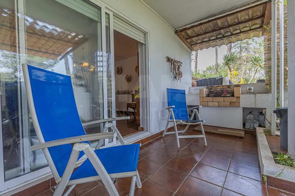 Moradia Contemporânea com terreno 700m2 em Soltroia – Próxima da Praia