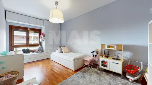 3 bedroom apartment in Terraços da Ponte with 2 balconies and 60m2 box