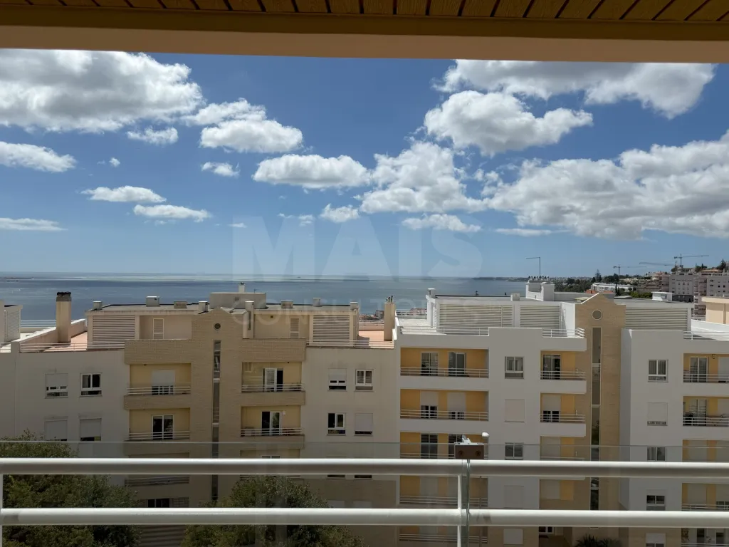 Apartamento T3 em Algés