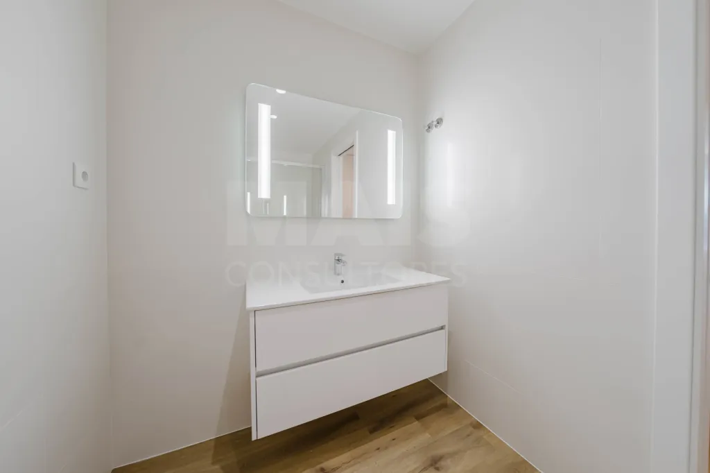 Apartamento T2 com 2 lugares de garagem