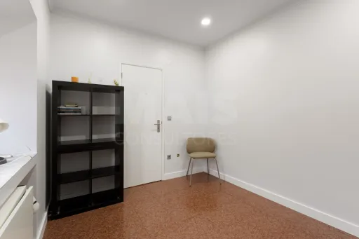Andar de Moradia T2 Totalmente Remodelado a menos de 10 Minutos das Praias de Peniche