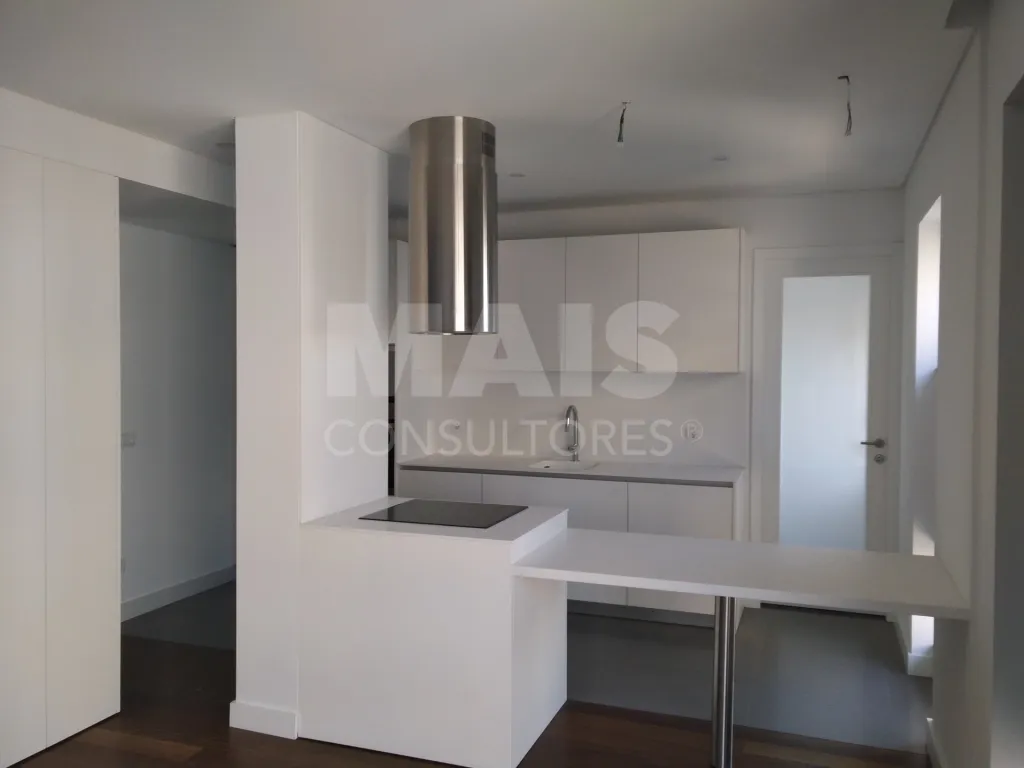 Apartamento T4 Remodelado em Cedofeita (Santo Ildefonso), Porto