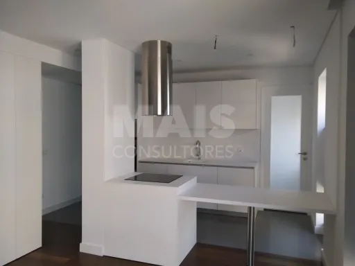 Apartamento T4 Remodelado em Cedofeita (Santo Ildefonso), Porto