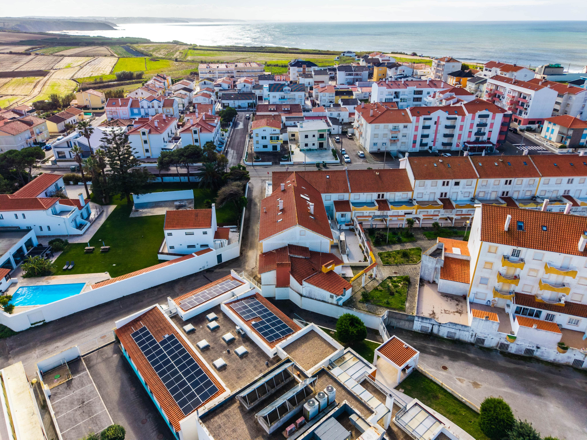 Café, Bar, Restaurante com 2 Salas e esplanada, a 50m da Praia!