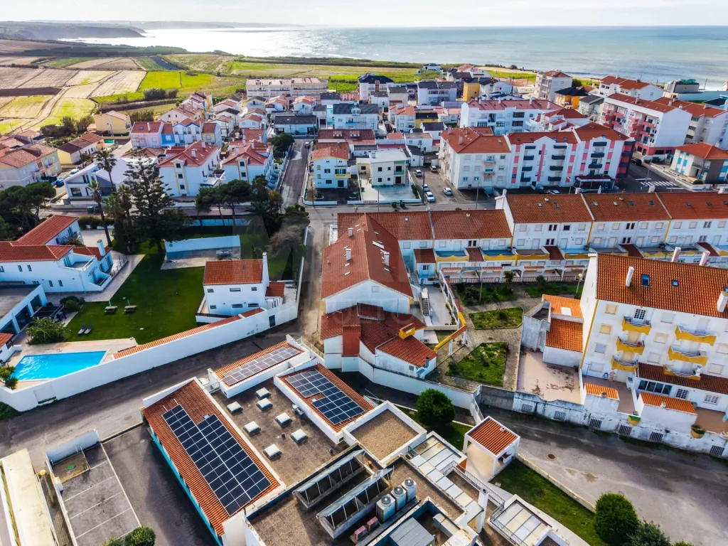 Café, Bar, Restaurant with 2 rooms and terrace, 50m from the beach!