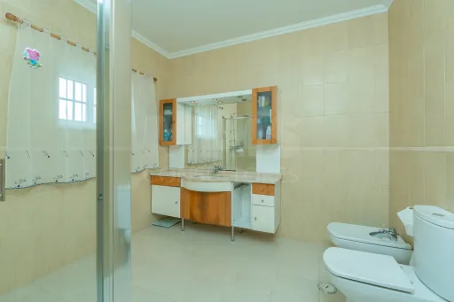 Moradia T3 com Piscina e Terreno de 7.320 m² – Privacidade, Sustentabilidade e Qualidade de Vida