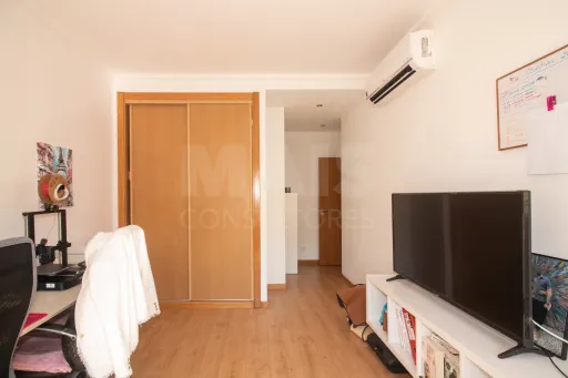 Apartamento T2 Moderno com Garagem | A-da-Beja, Amadora