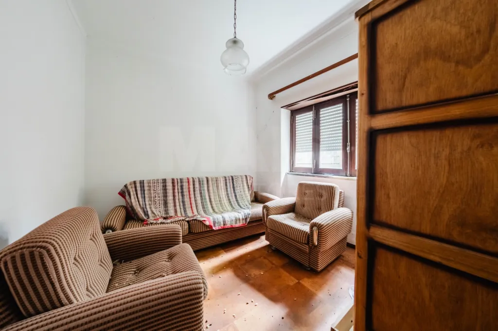 Moradia com 1.040 m² de Terreno no Seixal, Lourinhã