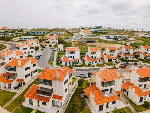 T2 Mobilado a Dois Passos da Praia com Vista Mar de Sonho