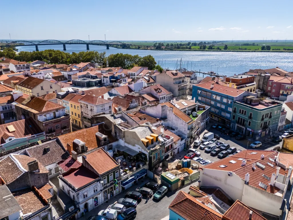 Prédio com Projeto para 7 fraçcões