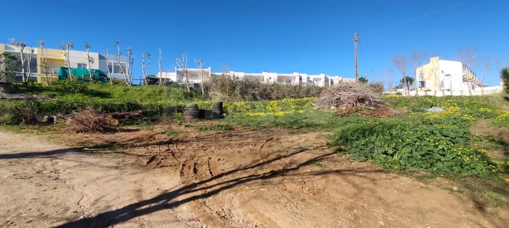 Terreno Urbano para Construção | Excelente Potencial Construtivo