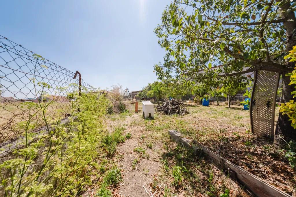 Moradia T2 em Alcanede, Santarém com Jardim e Terreno Urbano