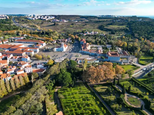 T2 Moderno, 3 frentes c/arrecadação | Queluz Ocidental